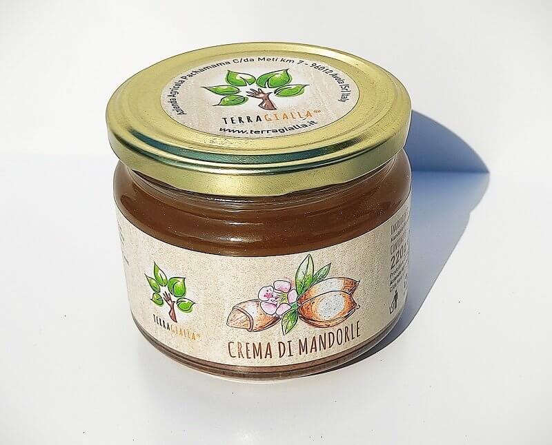 Almonds cream